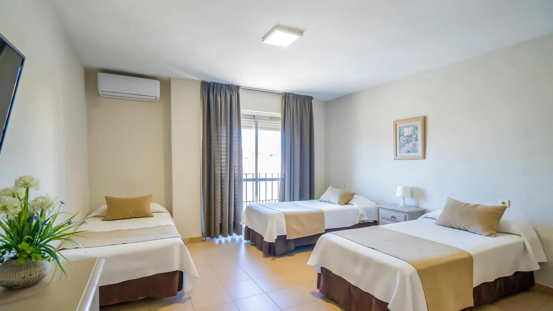 Apartamentos Puerta Del Sur Sevilla 0*,