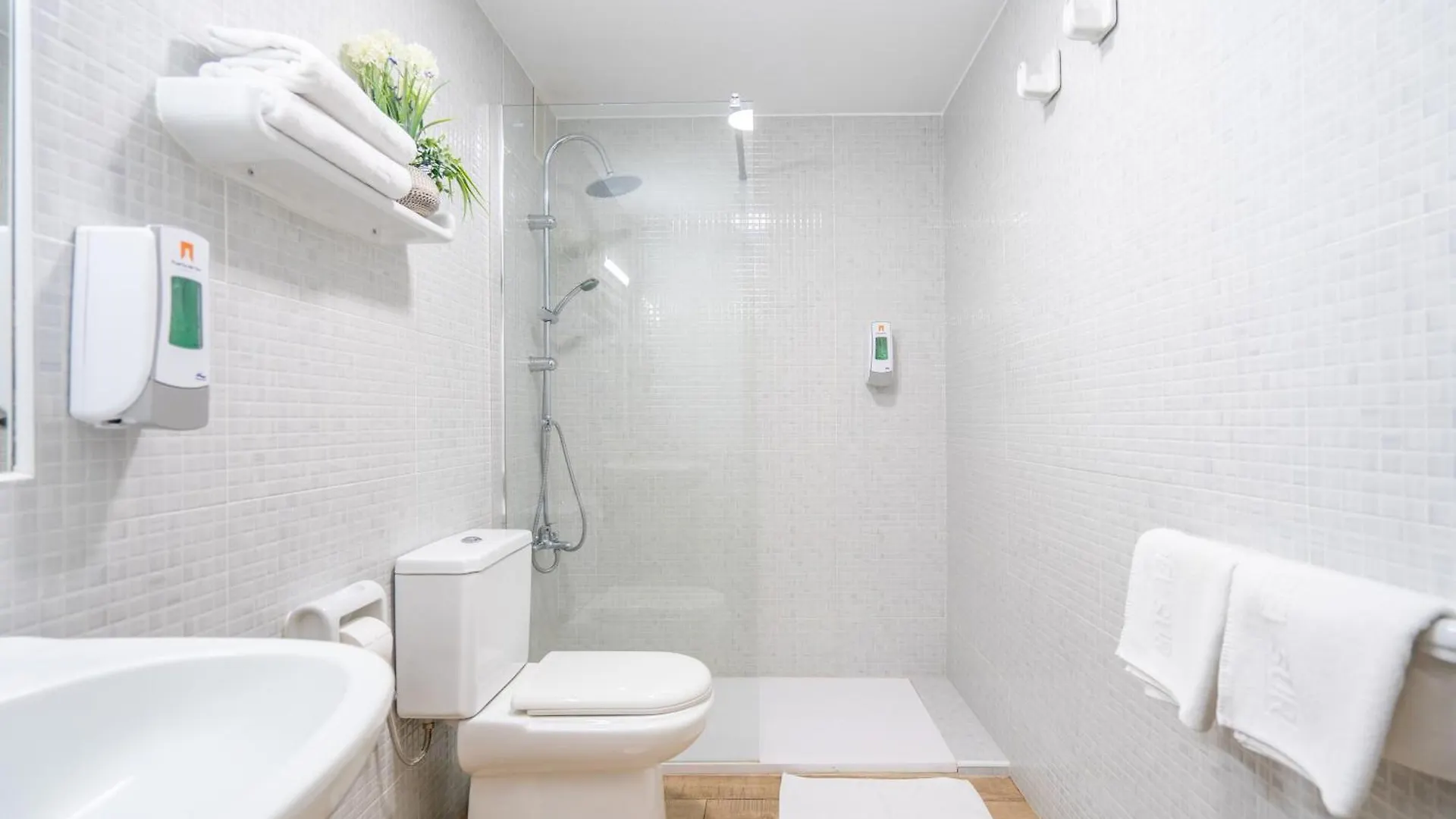Apartamentos Puerta Del Sur Sevilla 0*,