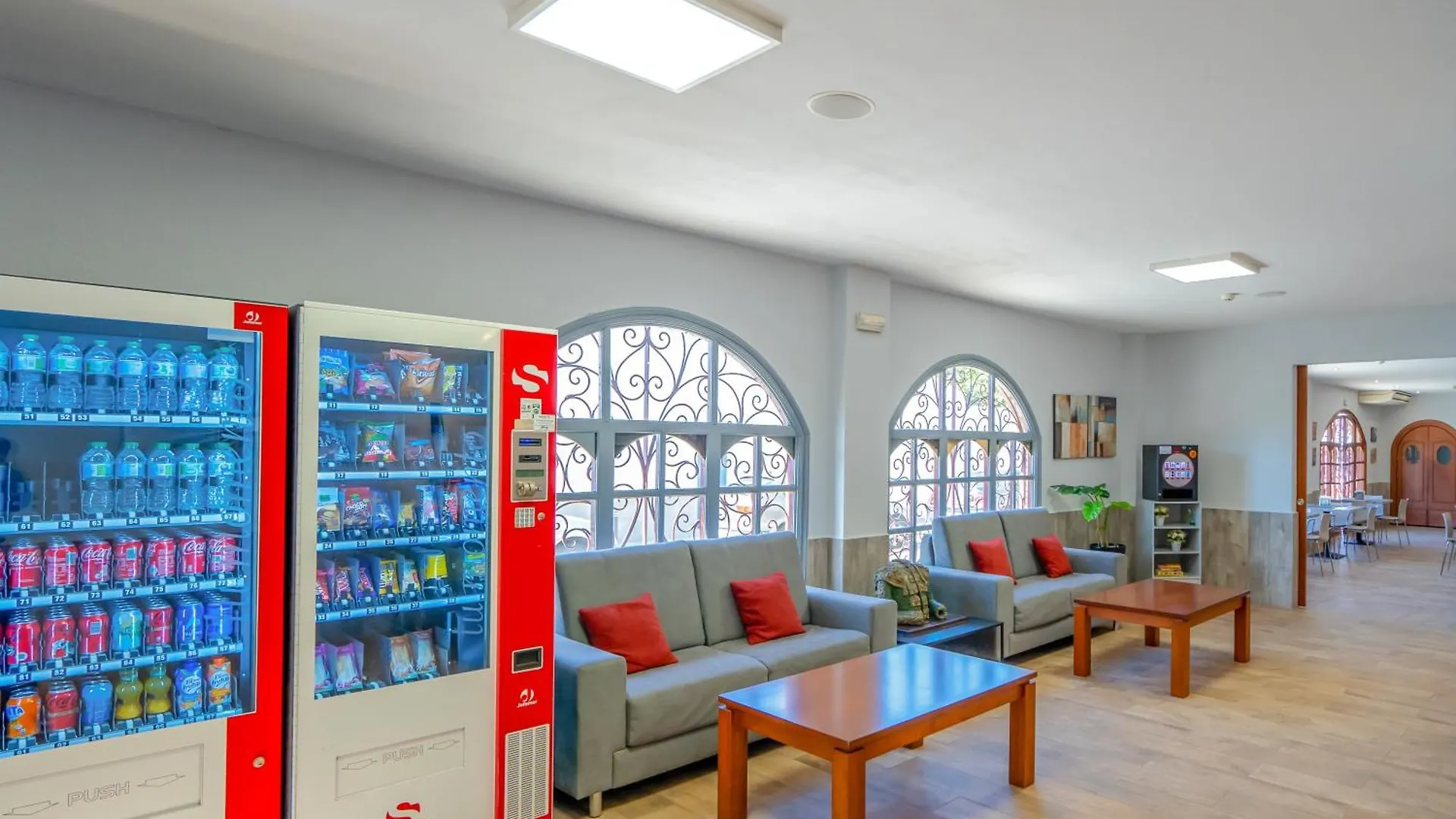 Apartamentos Puerta Del Sur Севилья 0*,  Испания